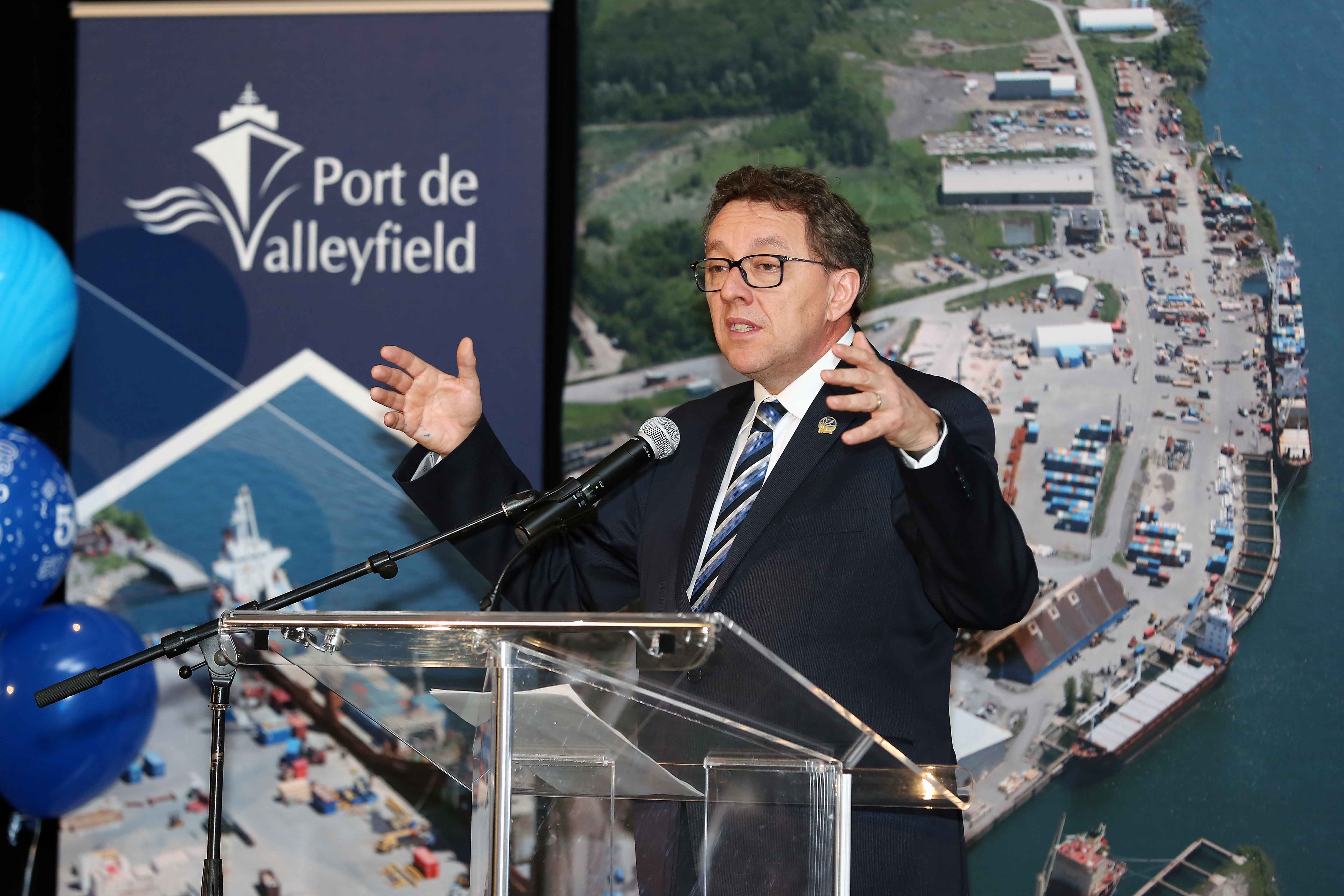 Image illustrant l'article: Un hommage aux bâtisseurs du port de Valleyfield