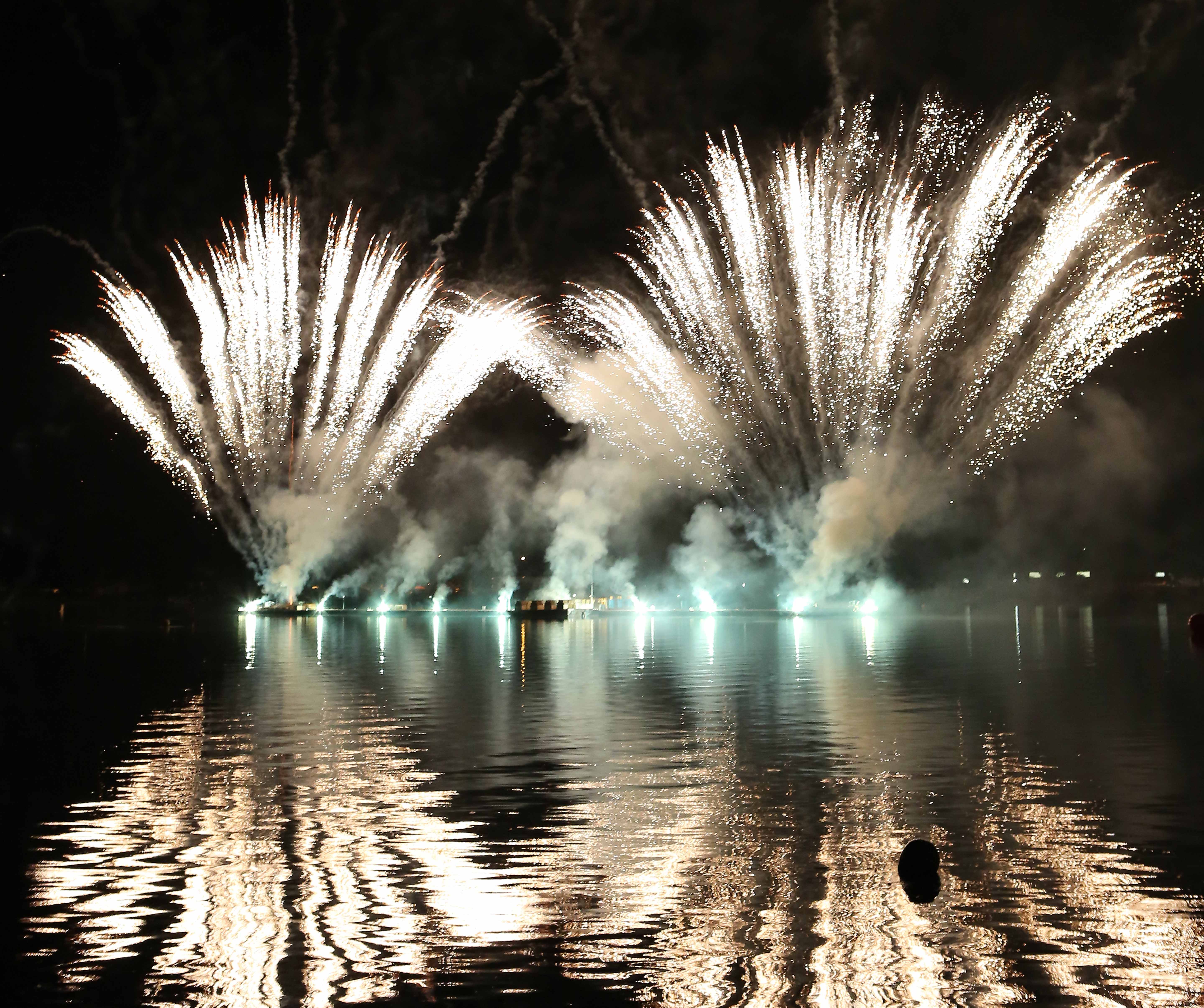 Image illustrant l'article: Un feu d'artifice en partenariat avec le port