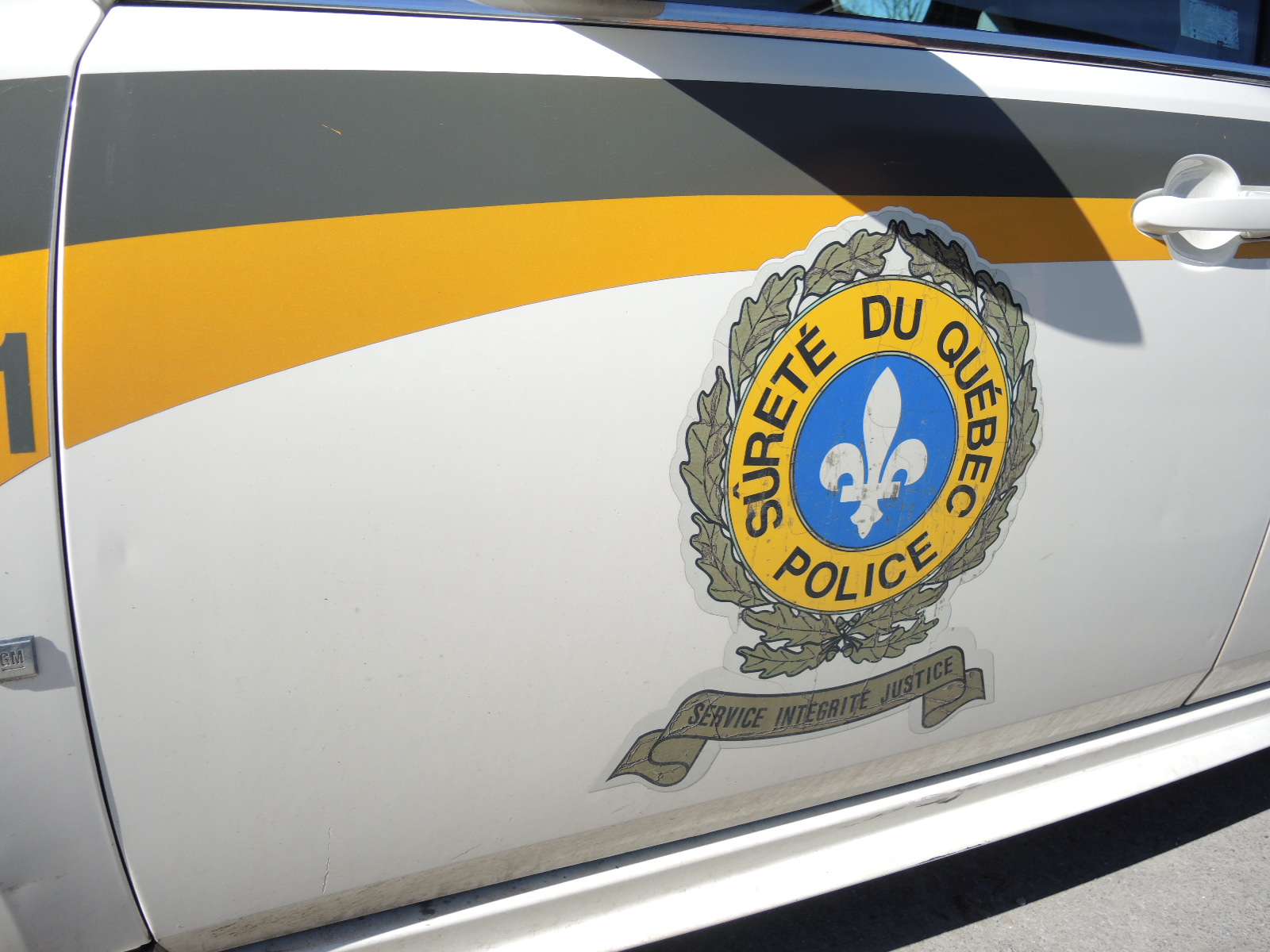 Il tente de faire monter deux adolescentes dans son véhicule en offrant de l’argent