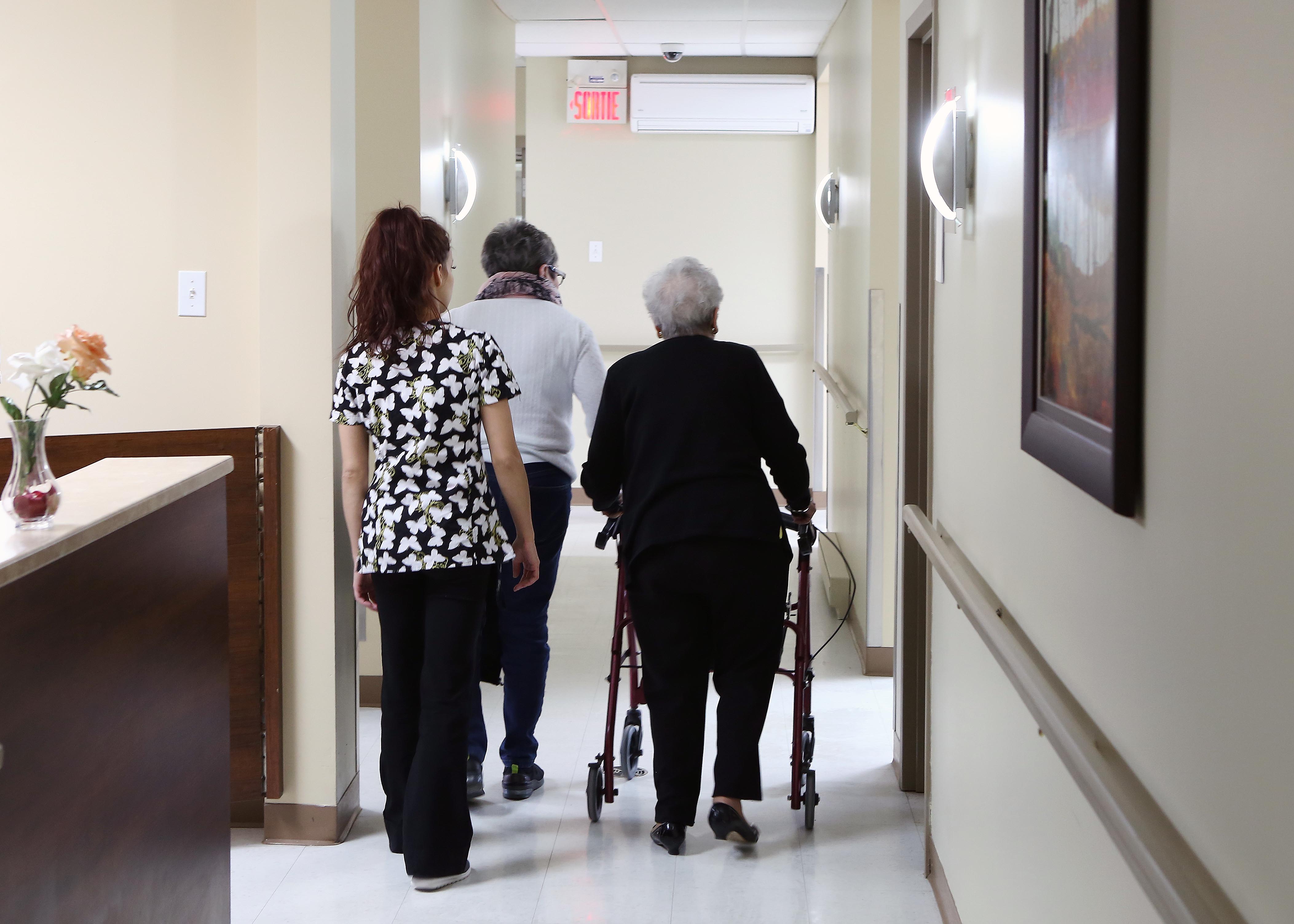 Des places dans le privé pour les personnes atteintes d’Alzheimer