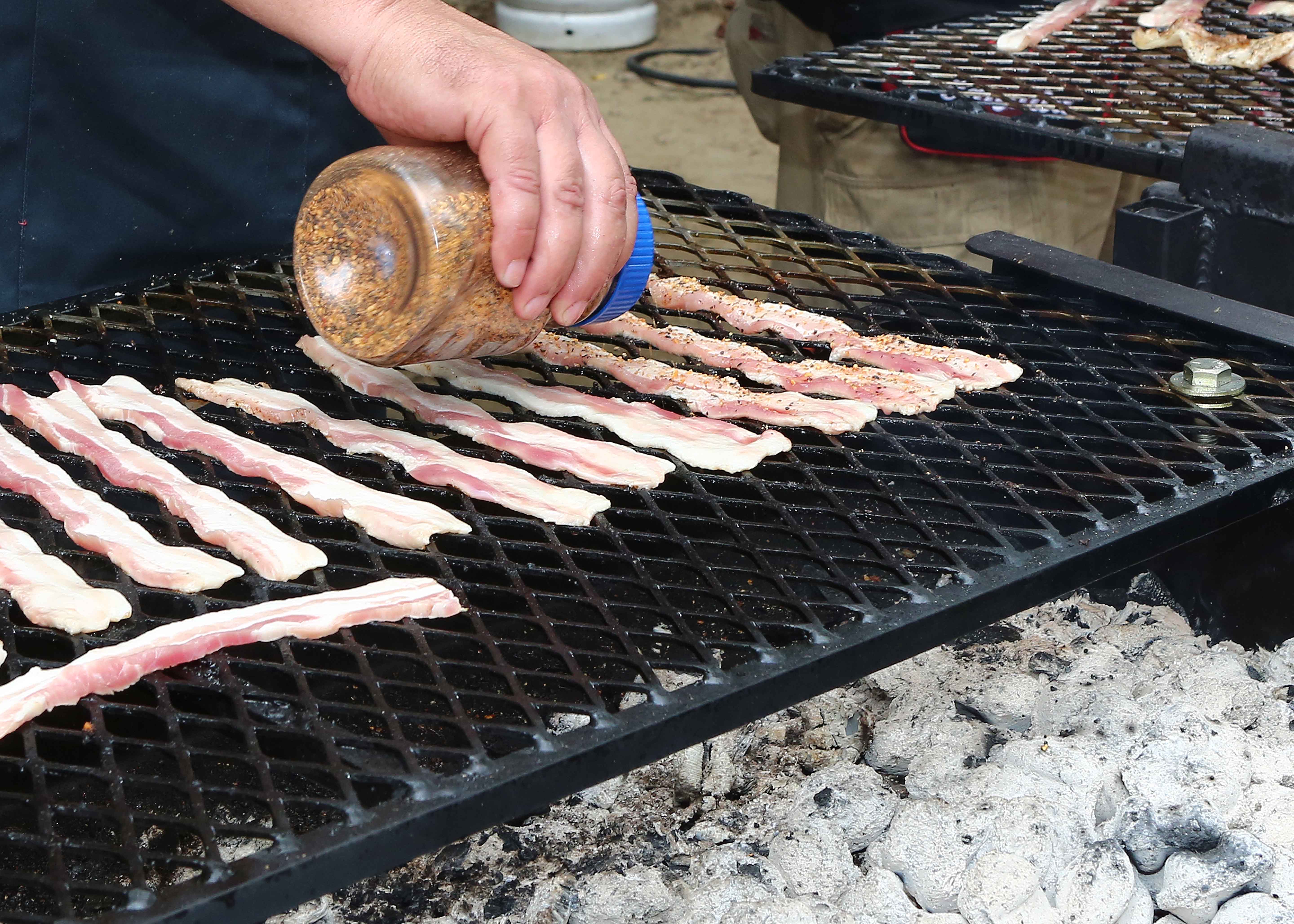 C’est la fin de plusieurs stands de grillades