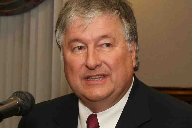 Le maire Lapointe explique la problématique entourant la vente de grillades