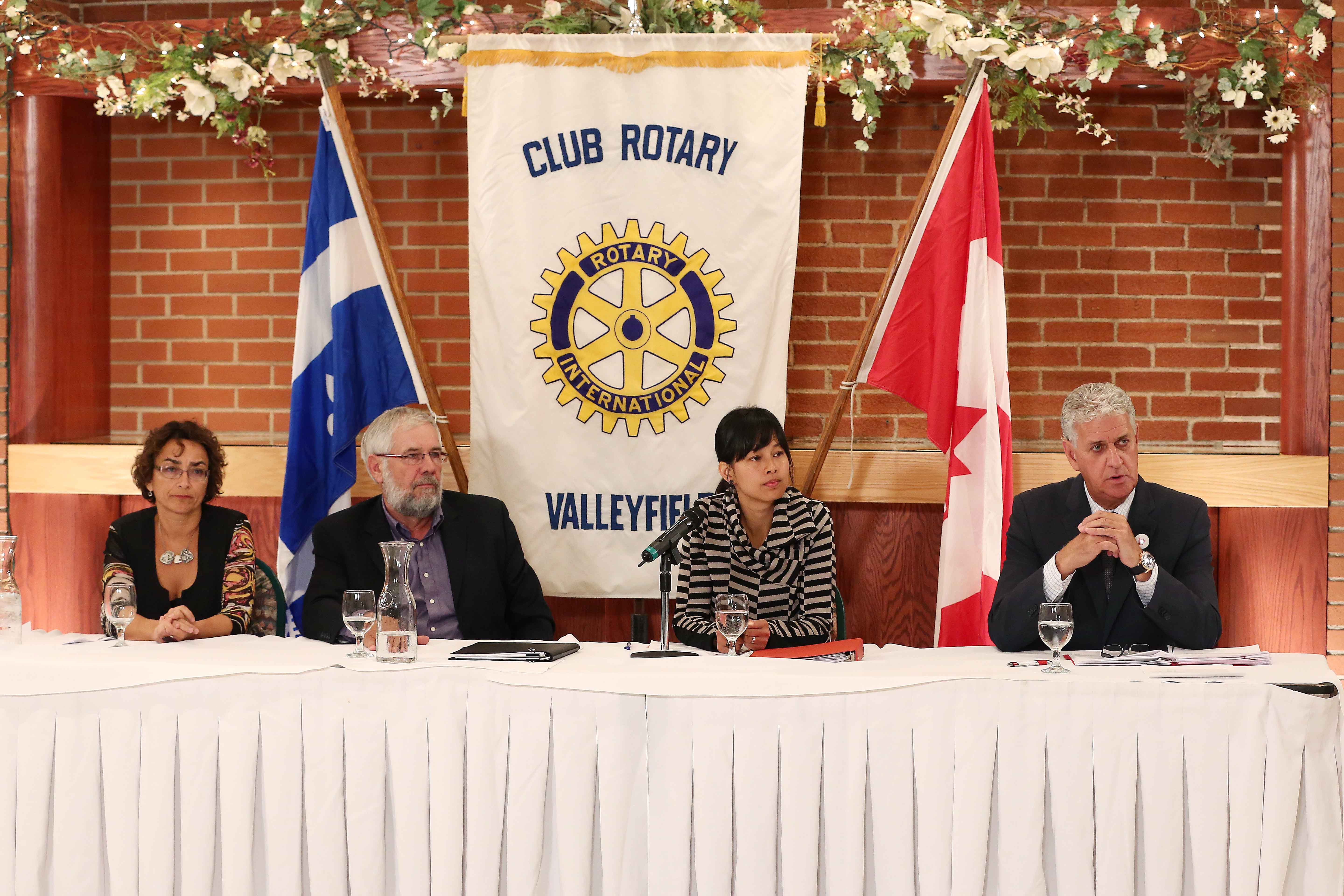 “Opération seduction” – Salaberry-Suroît candidates woo their electorate