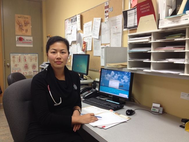 Médecins pris avec un système qui tourne carré