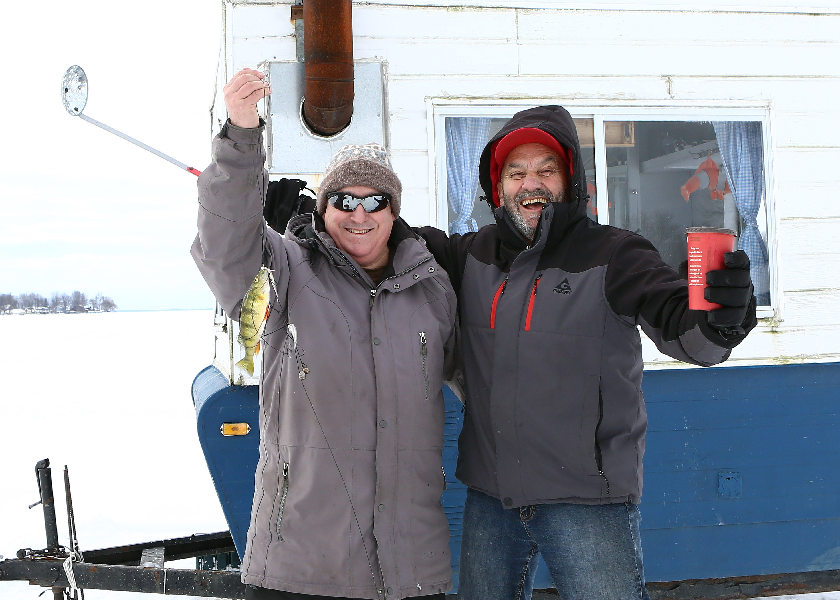 Les premières perchaudes mordent à l’hameçon