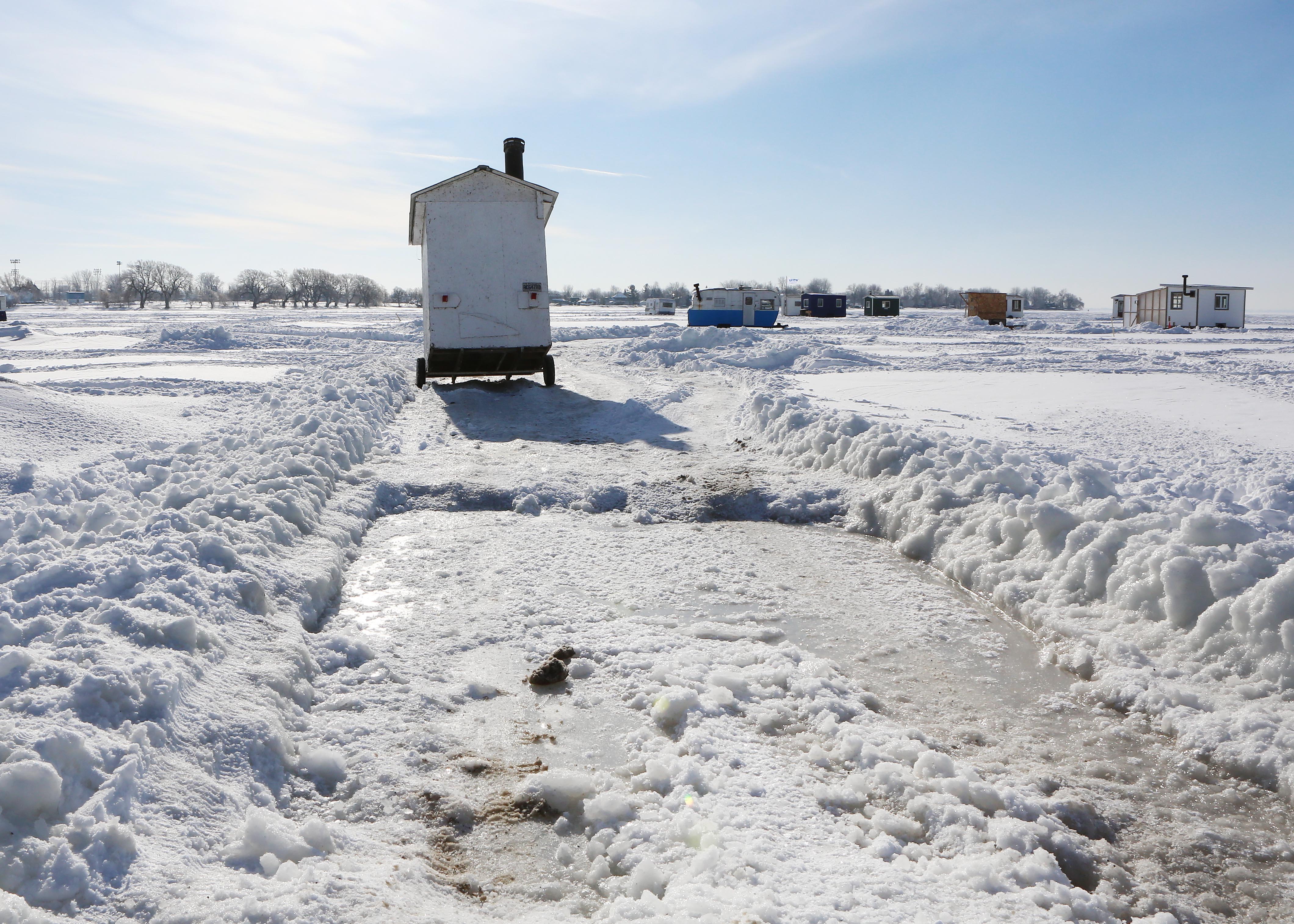 Dame nature complique la vie des fervents de pêche blanche