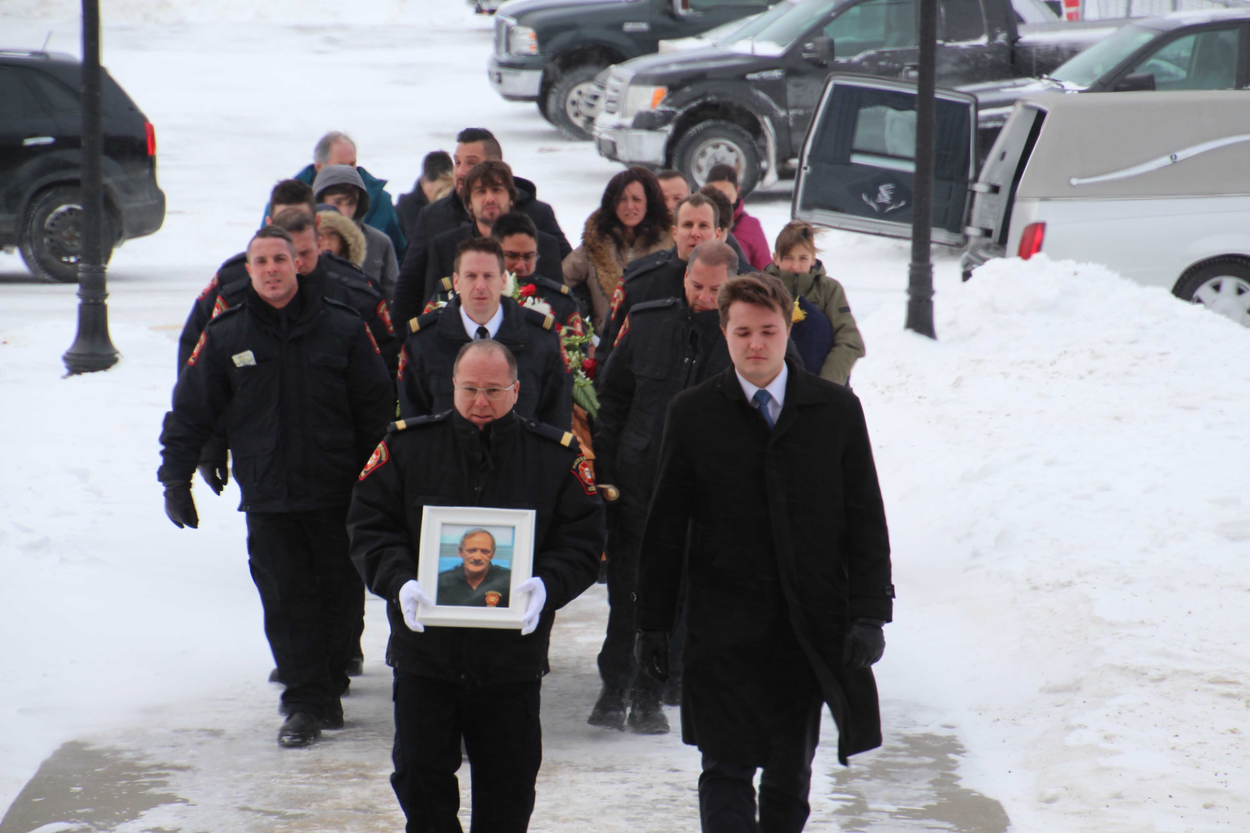 Image illustrant l'article: La confrérie des pompiers en deuil à Salaberry-de-Valleyfield