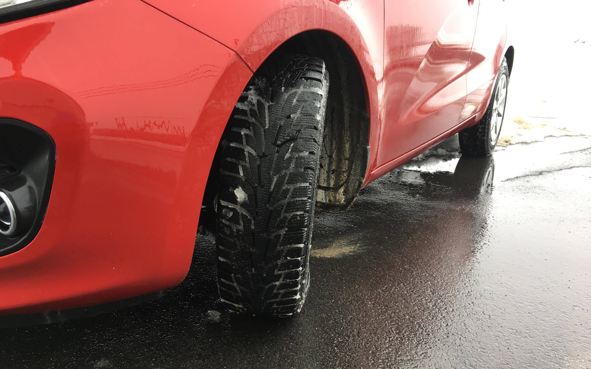 Hankook Winter i*Pike RS : bon équilibre entre prix et performance