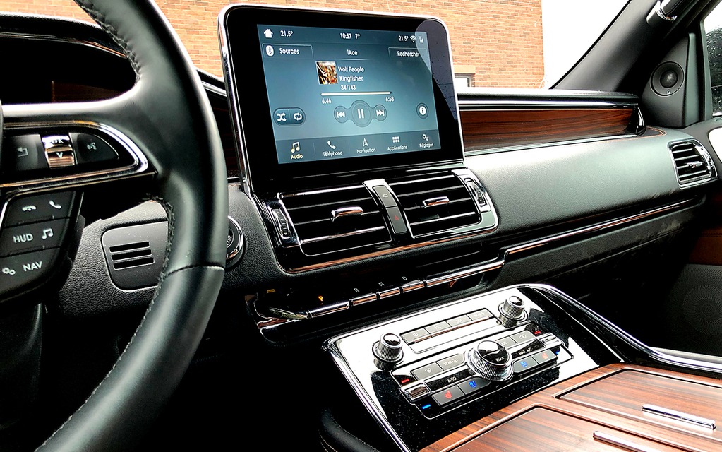 Voici comment le Lincoln Navigator pourrait sauver BlackBerry