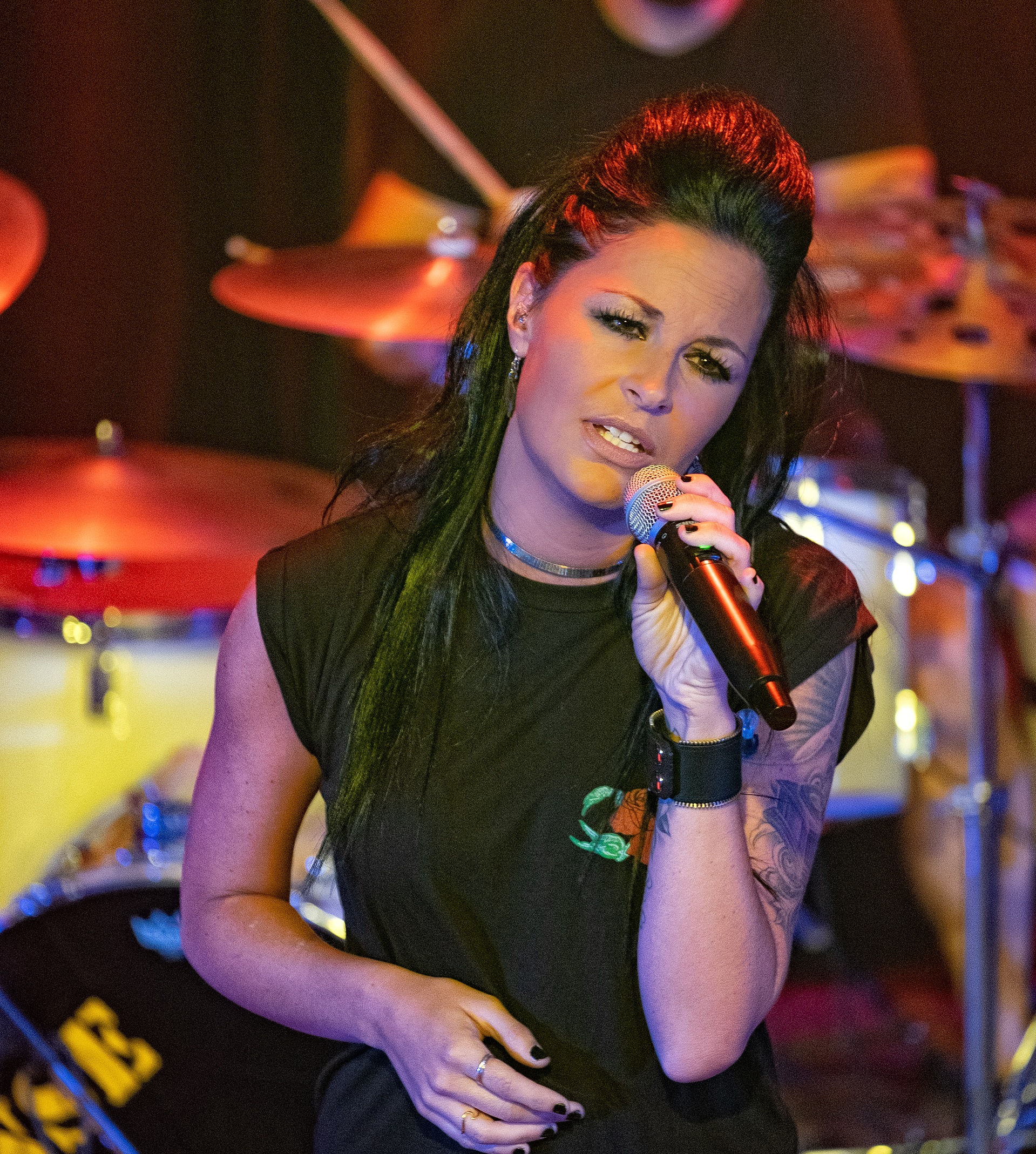 Cynthia Beaumier et NSE énergisent le public Chez Maurice