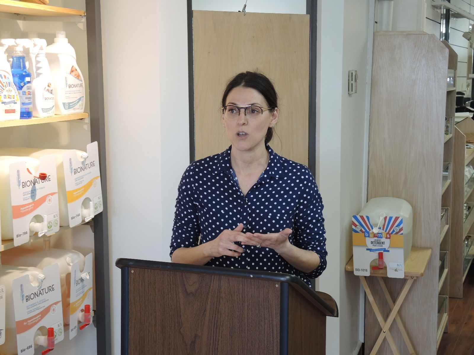 Savons à vaisselle écologiques et brosses à dent en bambou