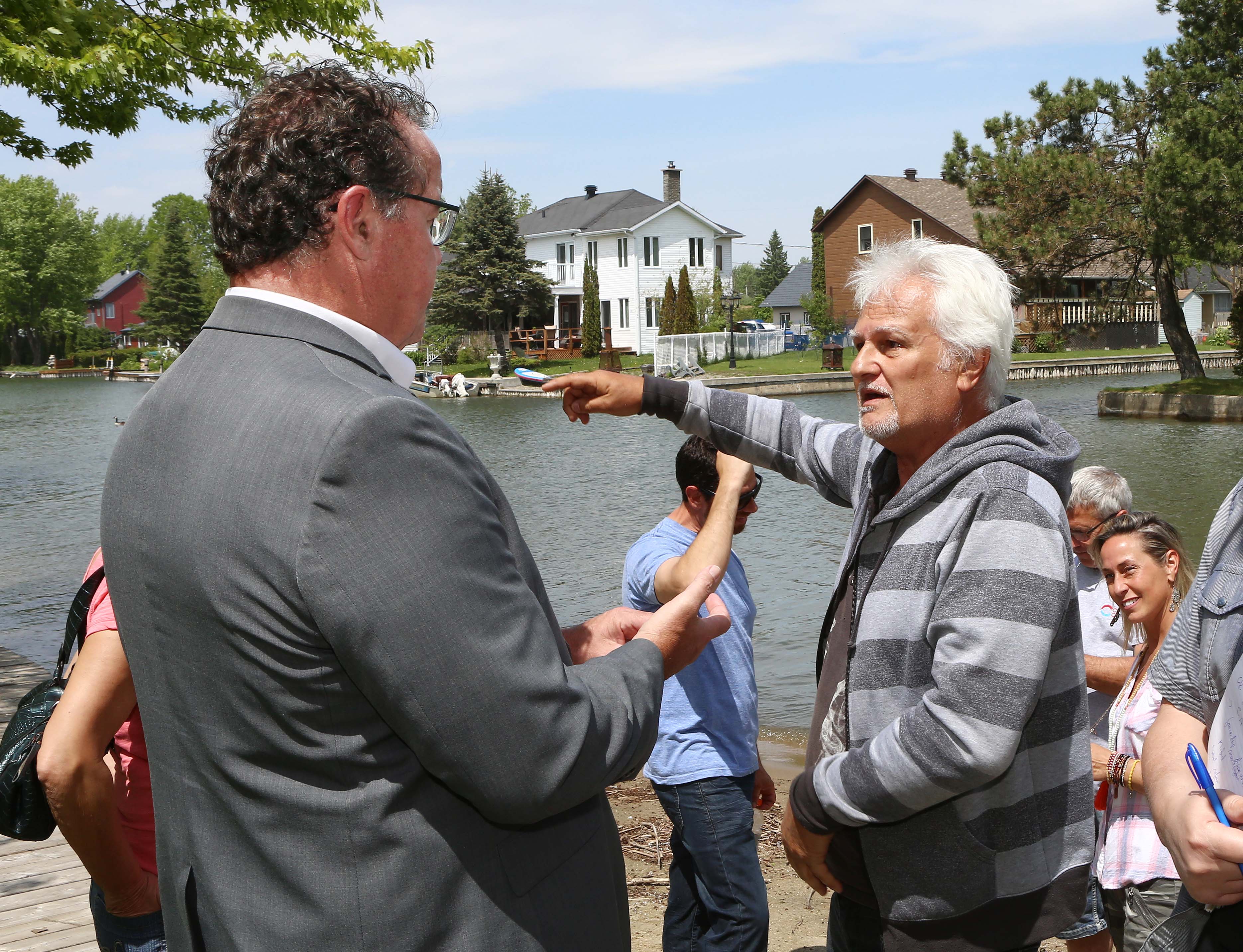 Des canaux sur fond de controverse