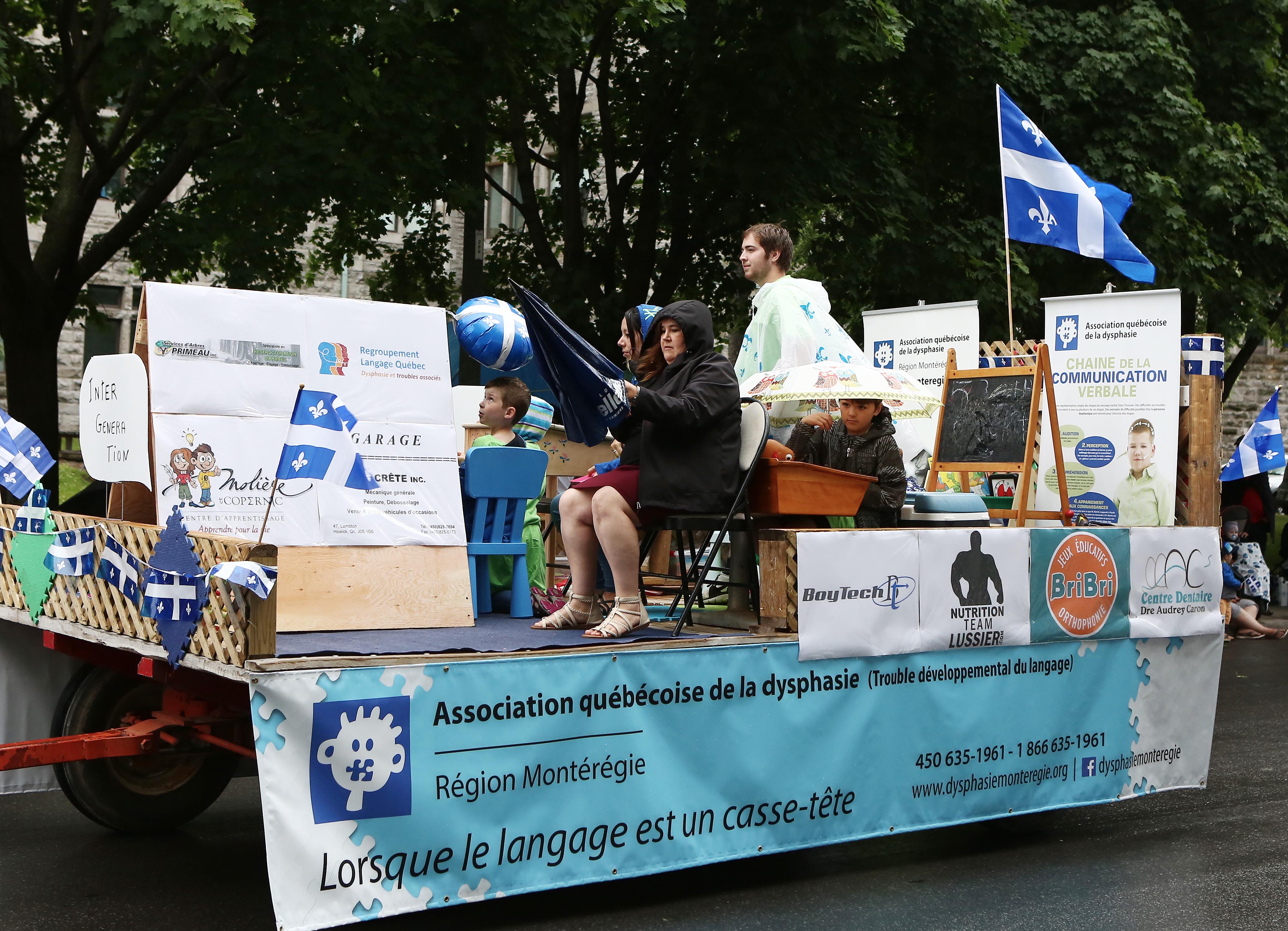 La dysphasie s’invite dans le défilé de la Saint-Jean