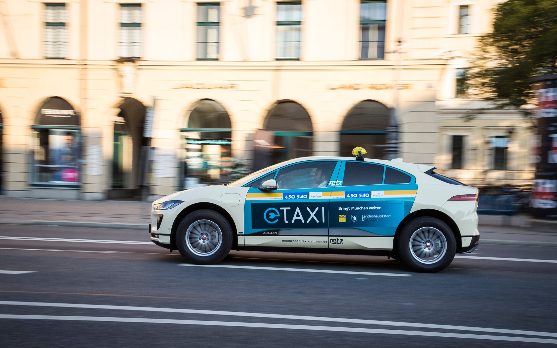 Jaguar lance la première flotte de taxis électriques en Allemagne