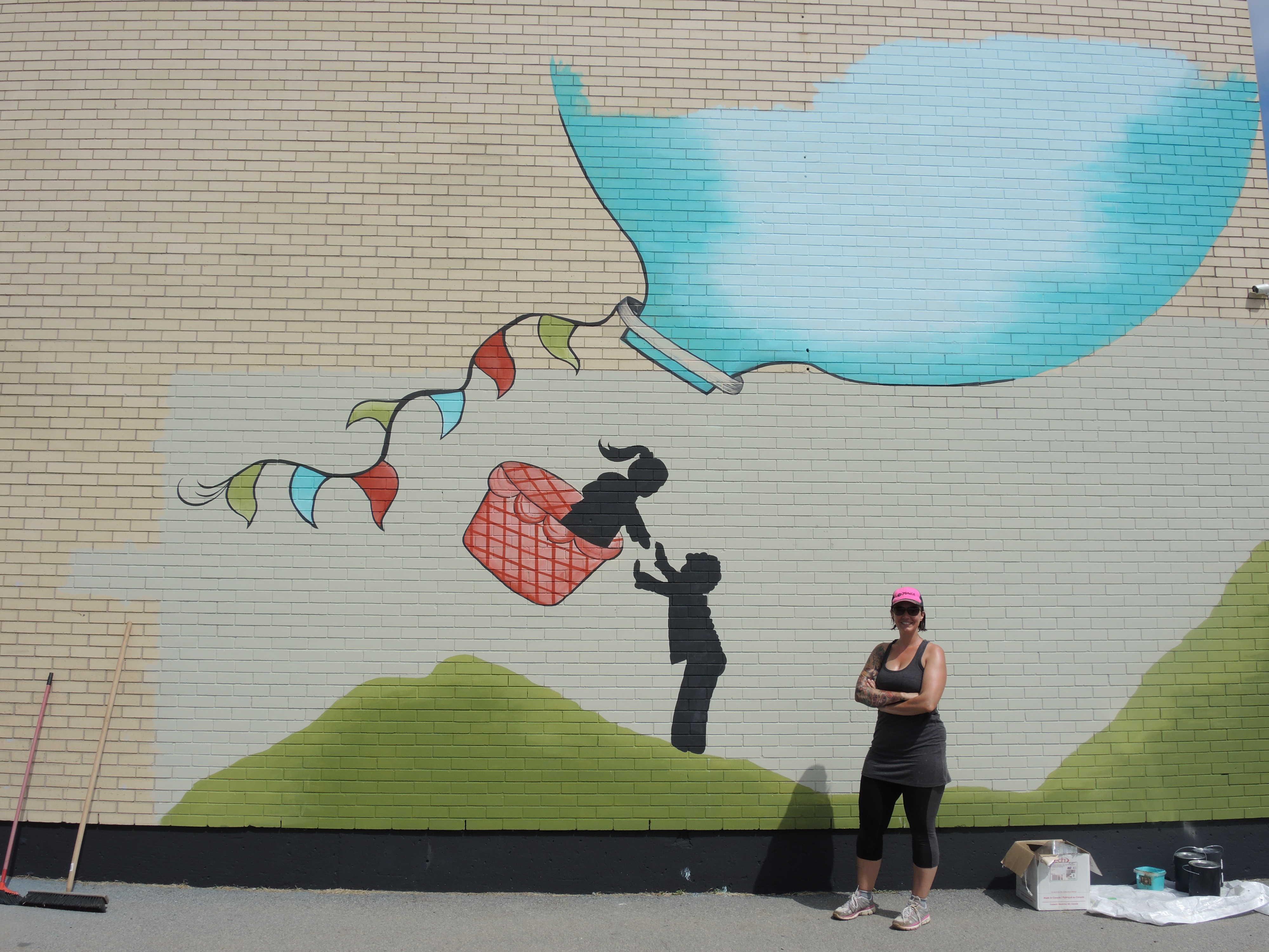 Marie-Pier Chatigny crée une murale grandiose à l’école Élisabeth-Monette