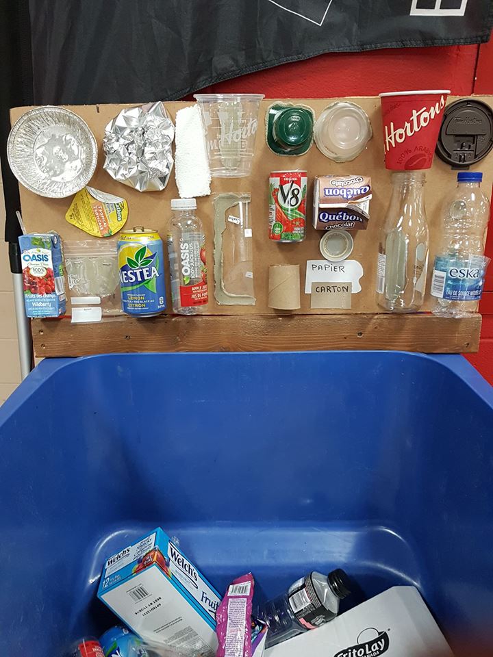 Image illustrant l'article: Le «policier des poubelles» de l’ÉBSF fabrique un outil pour inciter à recycler