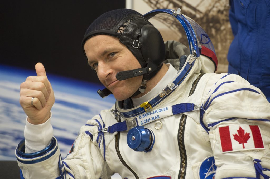 David Saint-Jacques lance l’activité «Explorer la Terre»