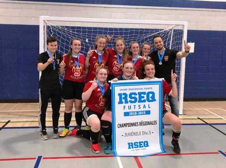 Image illustrant l'article: Intraitables Pionnières de Soulanges en soccer intérieur!