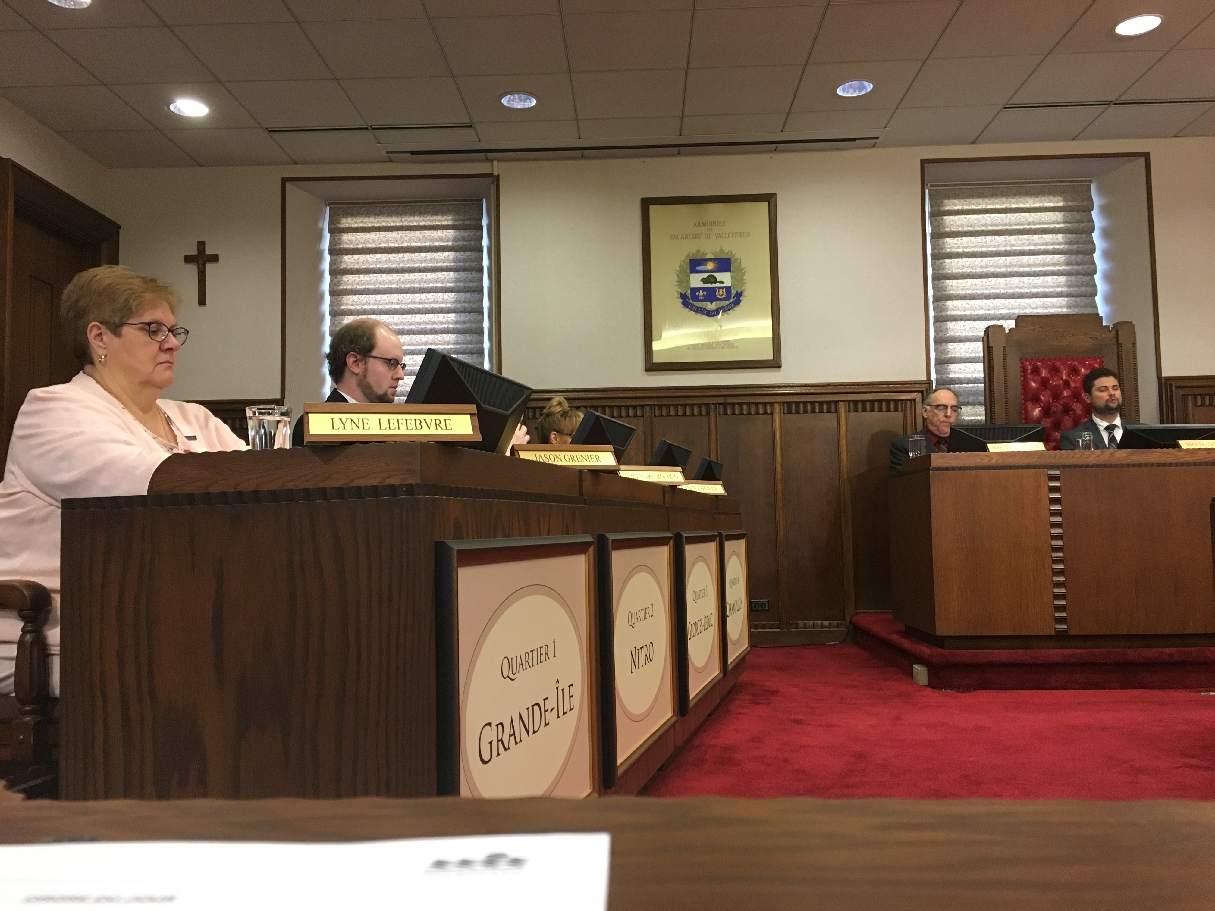 Image illustrant l'article: Pas encore de débat autour du crucifix dans la salle du conseil