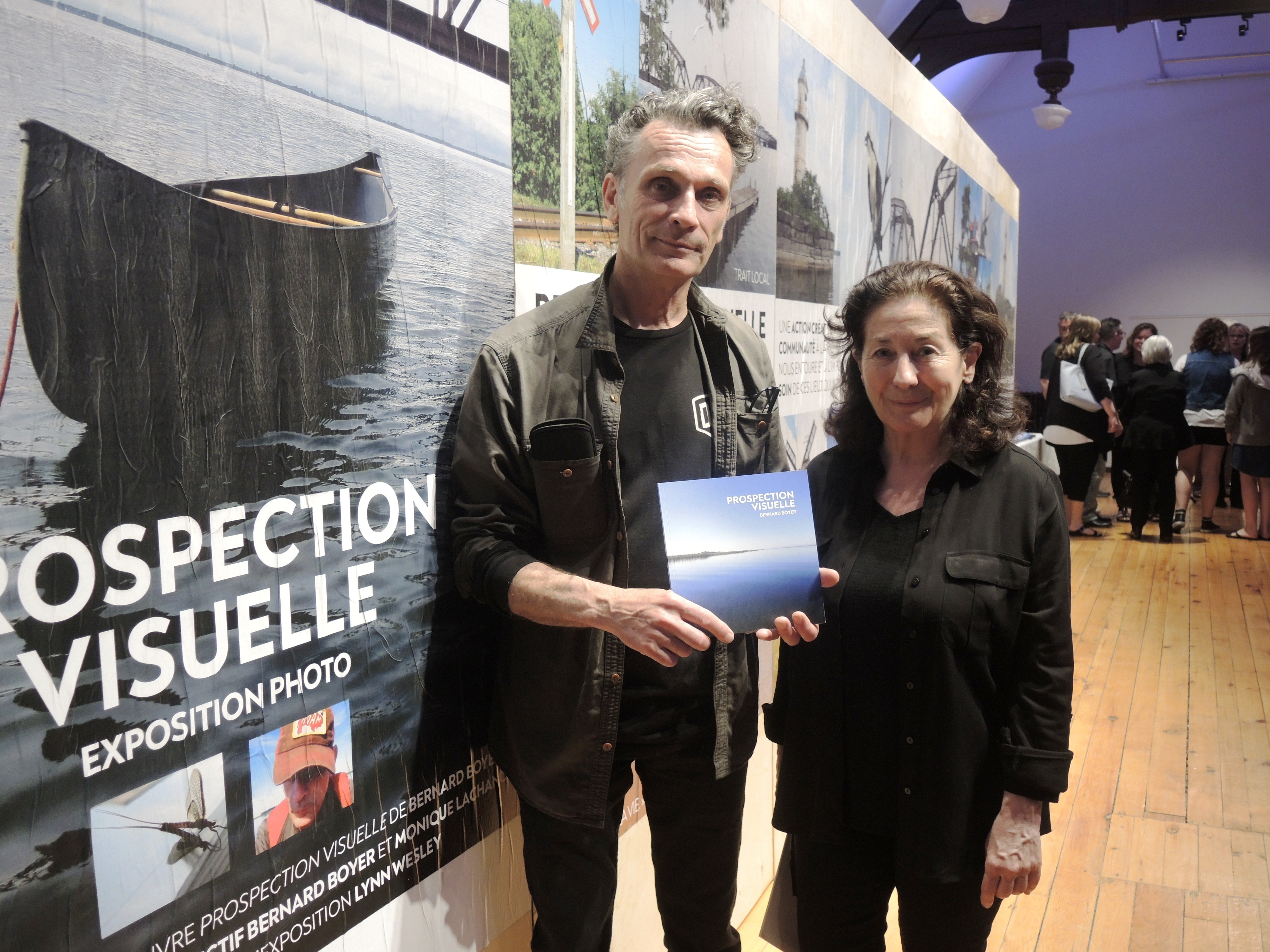 Un canot, une rame, une caméra et… un livre-photos