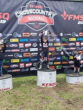 Petit bonhomme agile en endurocross