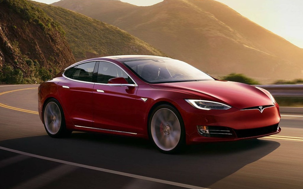 Une Tesla Model S bat le temps de la Porsche Taycan au Nürburgring