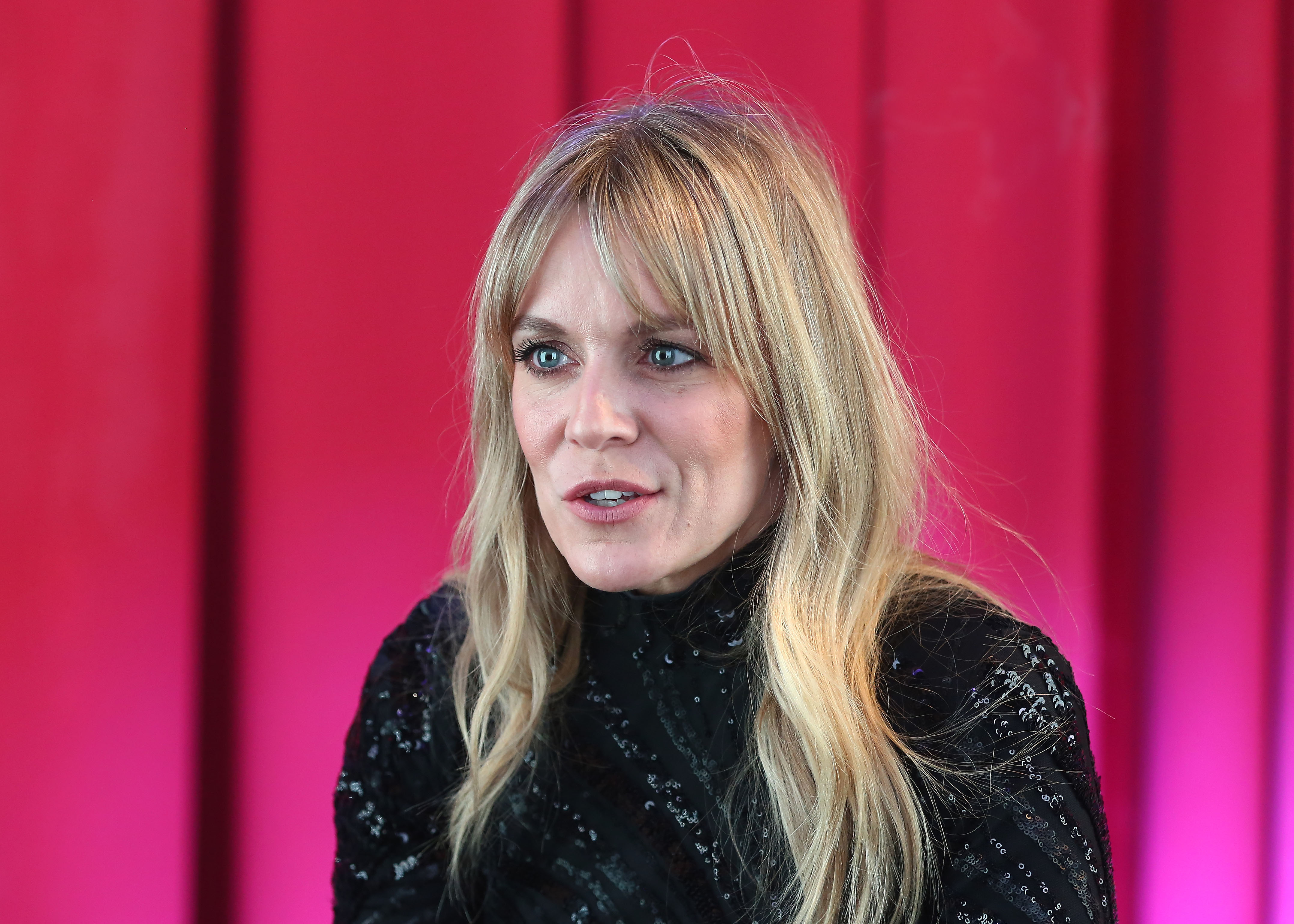 Image illustrant l'article: Véronic Dicaire en entrevue vidéo