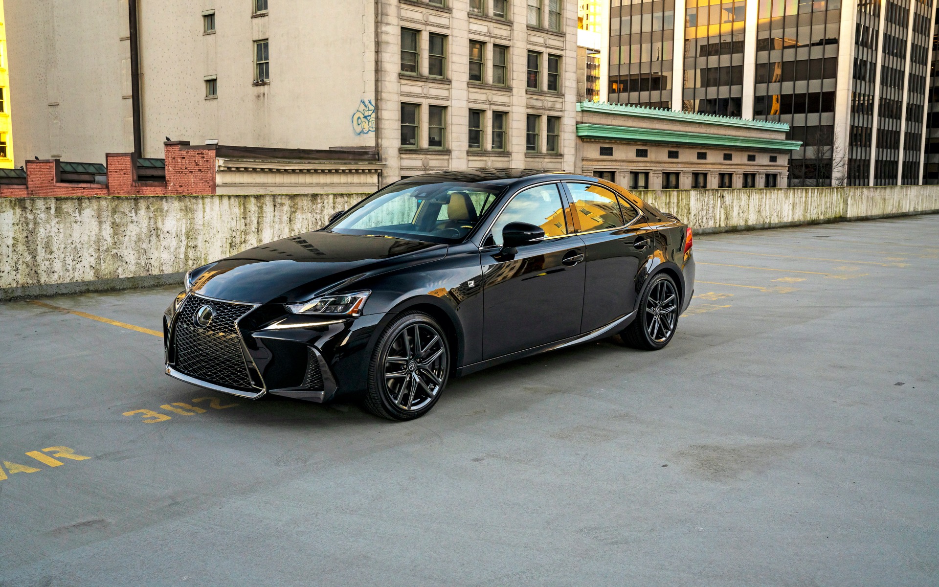 Lexus IS 300 Black Line : pas seulement pour les Hommes en noir