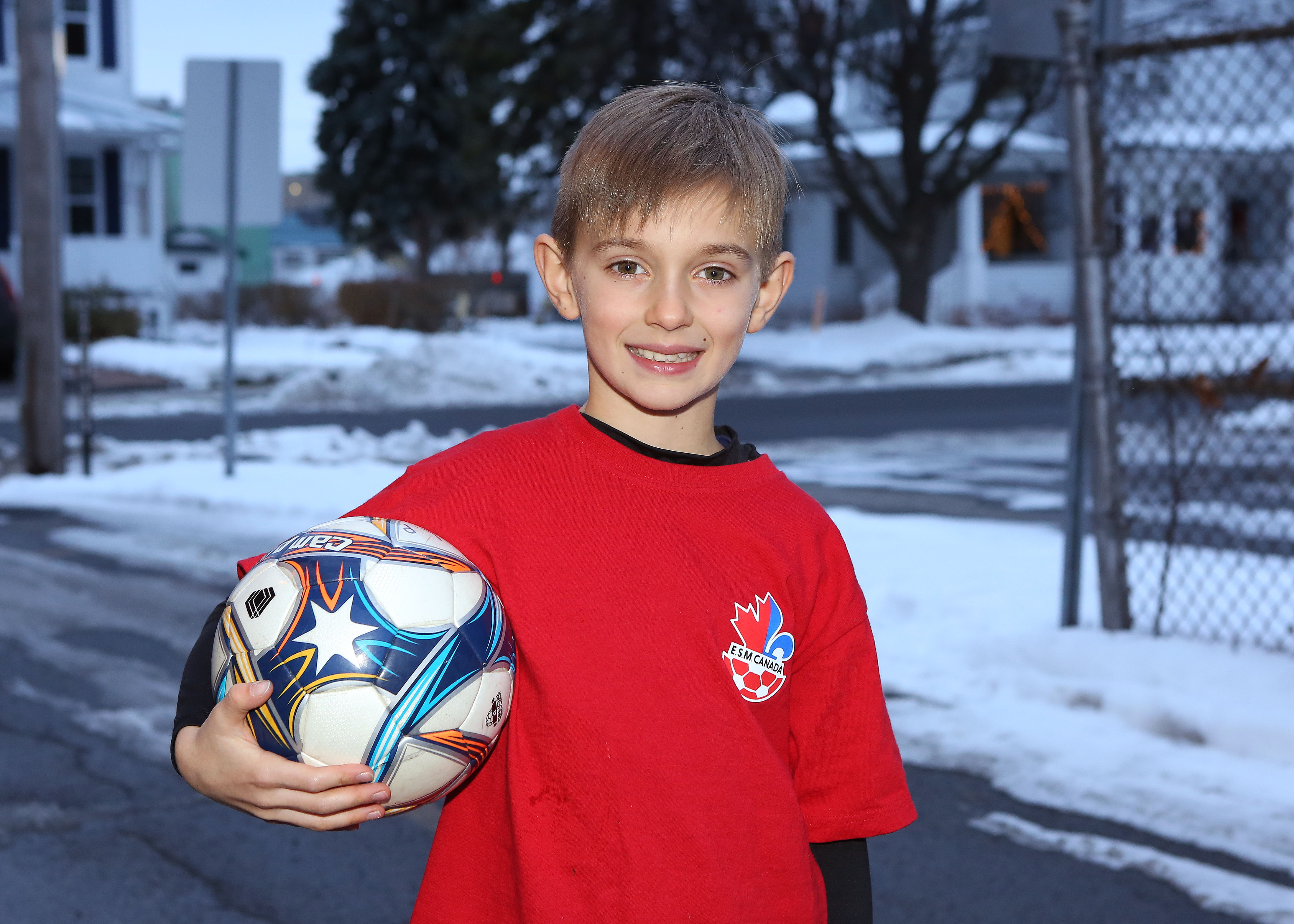 Image illustrant l'article: Il ira jouer au soccer au pays de son idole Cristiano Ronaldo