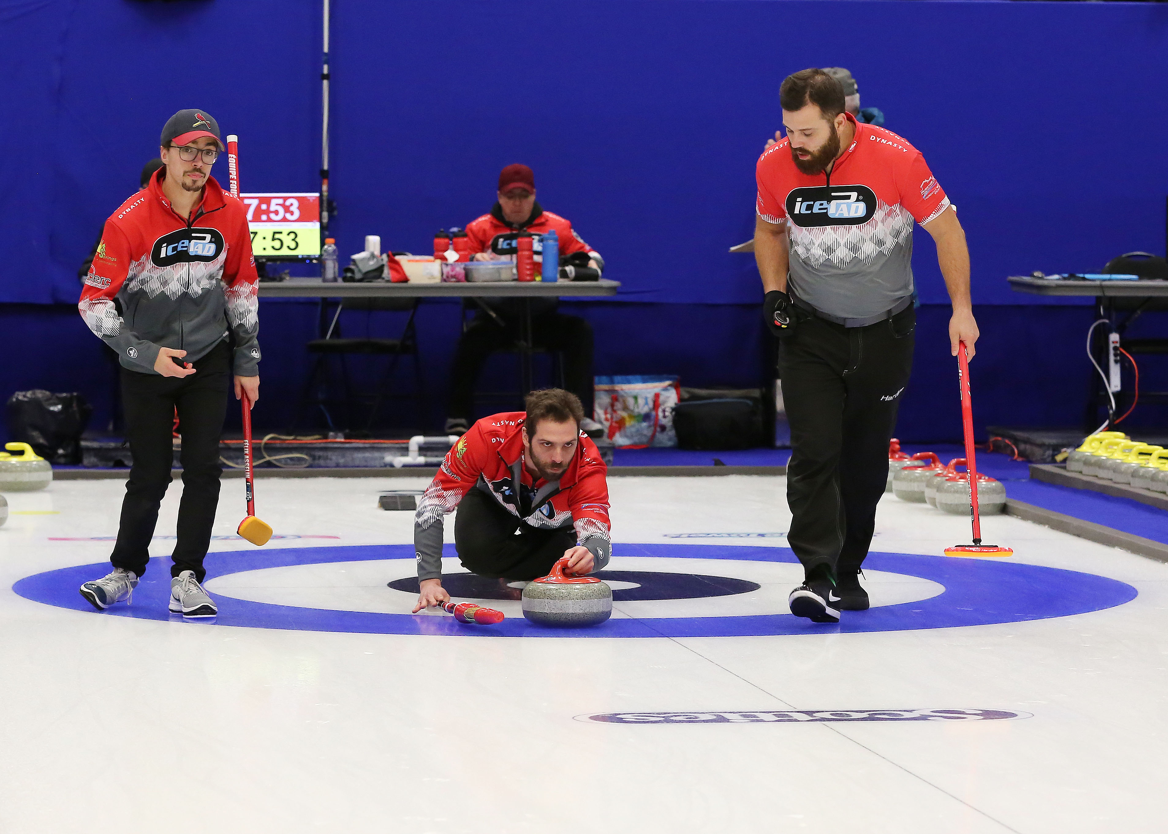 Image illustrant l'article: Les hommes en phase éliminatoire au championnat de curling
