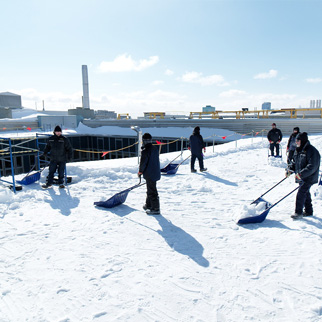 Déneiger un toit, ça se planifie!