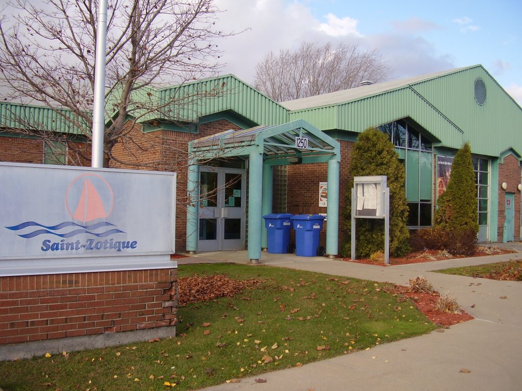 Saint-Zotique ferme l’accès à ses parcs