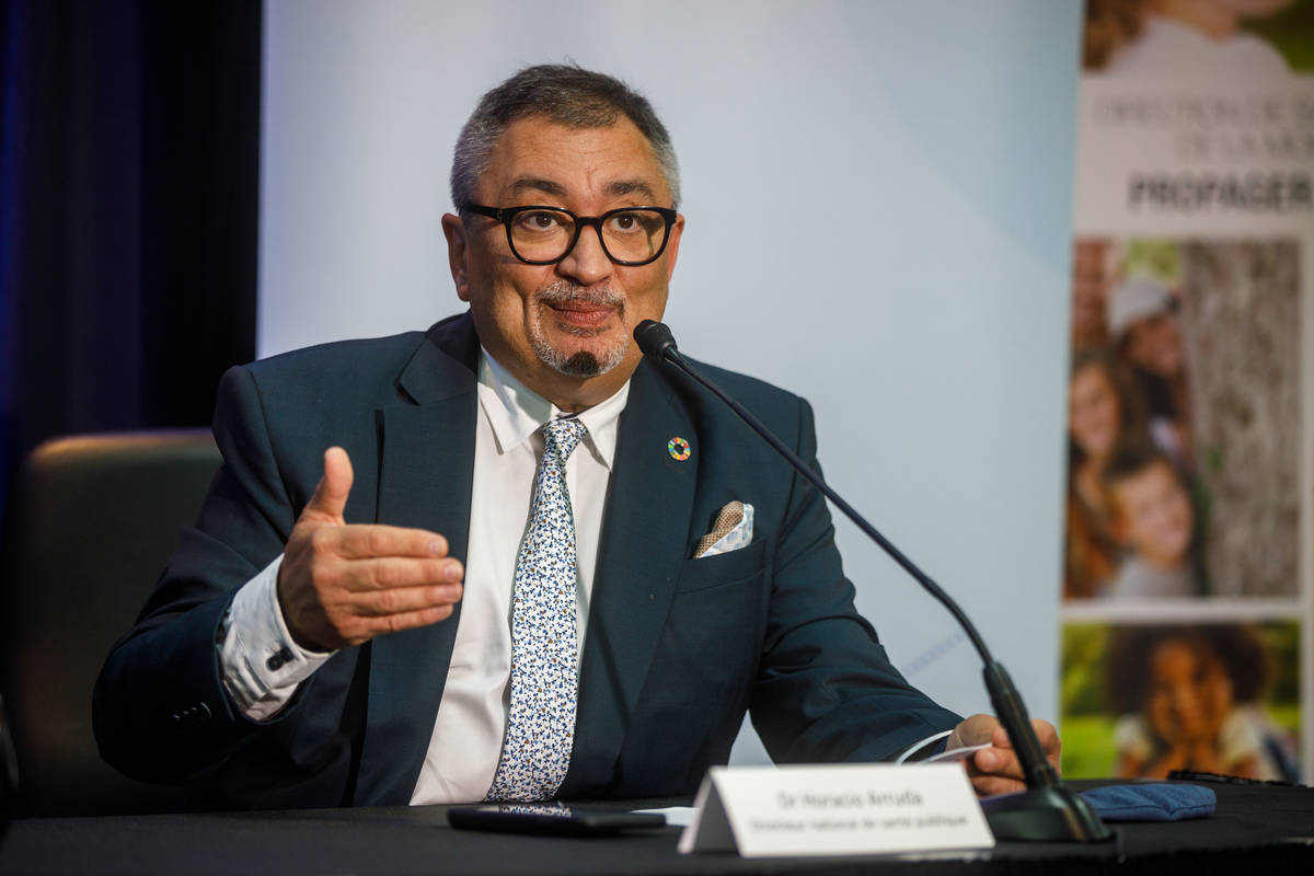 COVID-19: Horacio Arruda à Longueuil pour faire le point en Montérégie