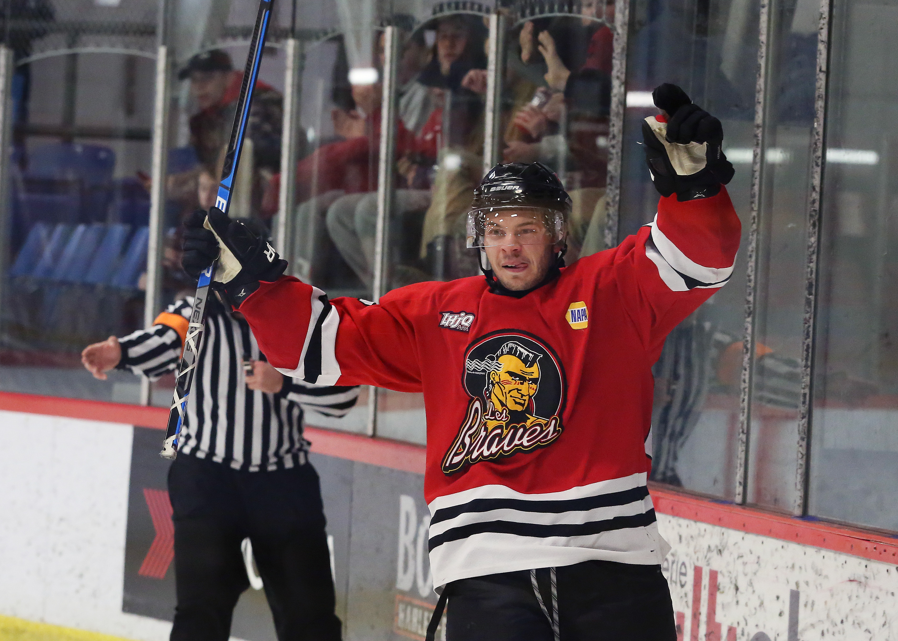 Une foule limitée à 136 personnes pour les Braves au Centre sportif de Saint-Timothée