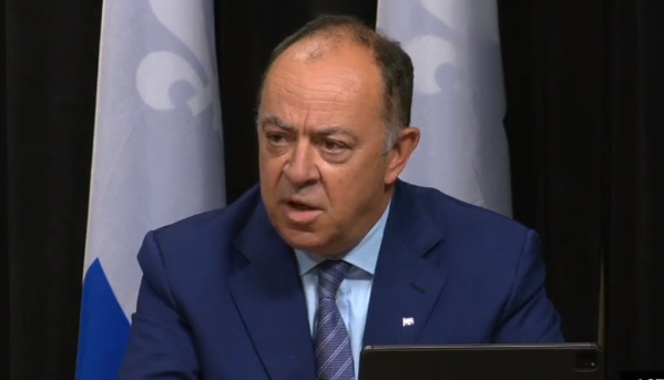 Image illustrant l'article: Il faut limiter les contacts pendant la longue fin de semaine, dit Dubé