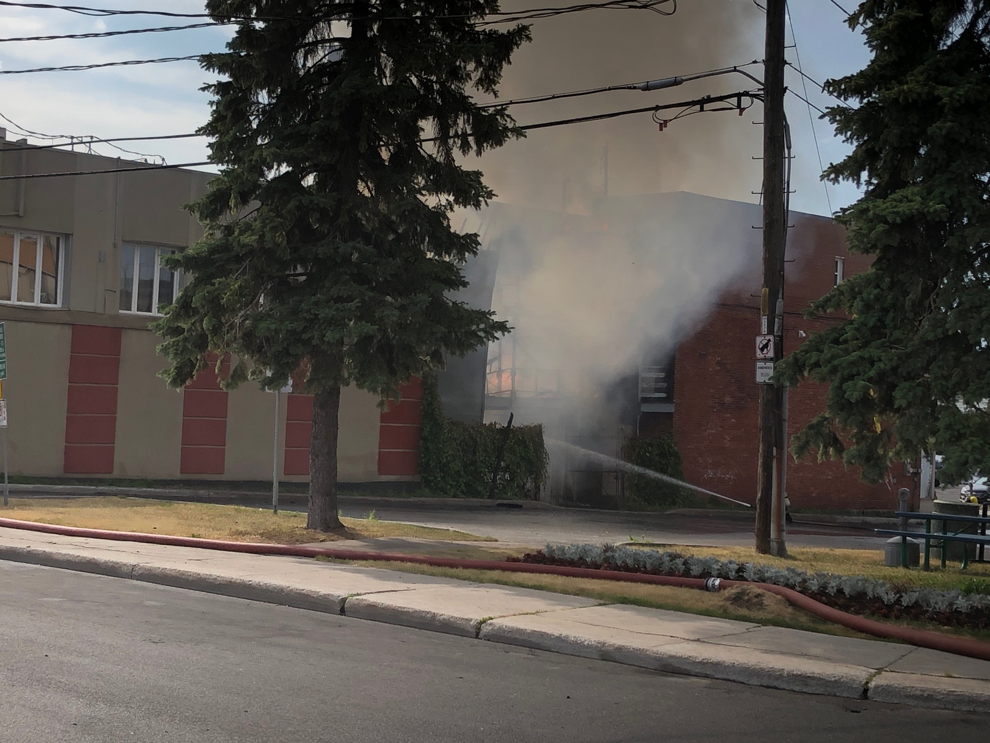 Image illustrant l'article: Rétro 2020 - Des pizzerias prises comme cibles par des incendiaires