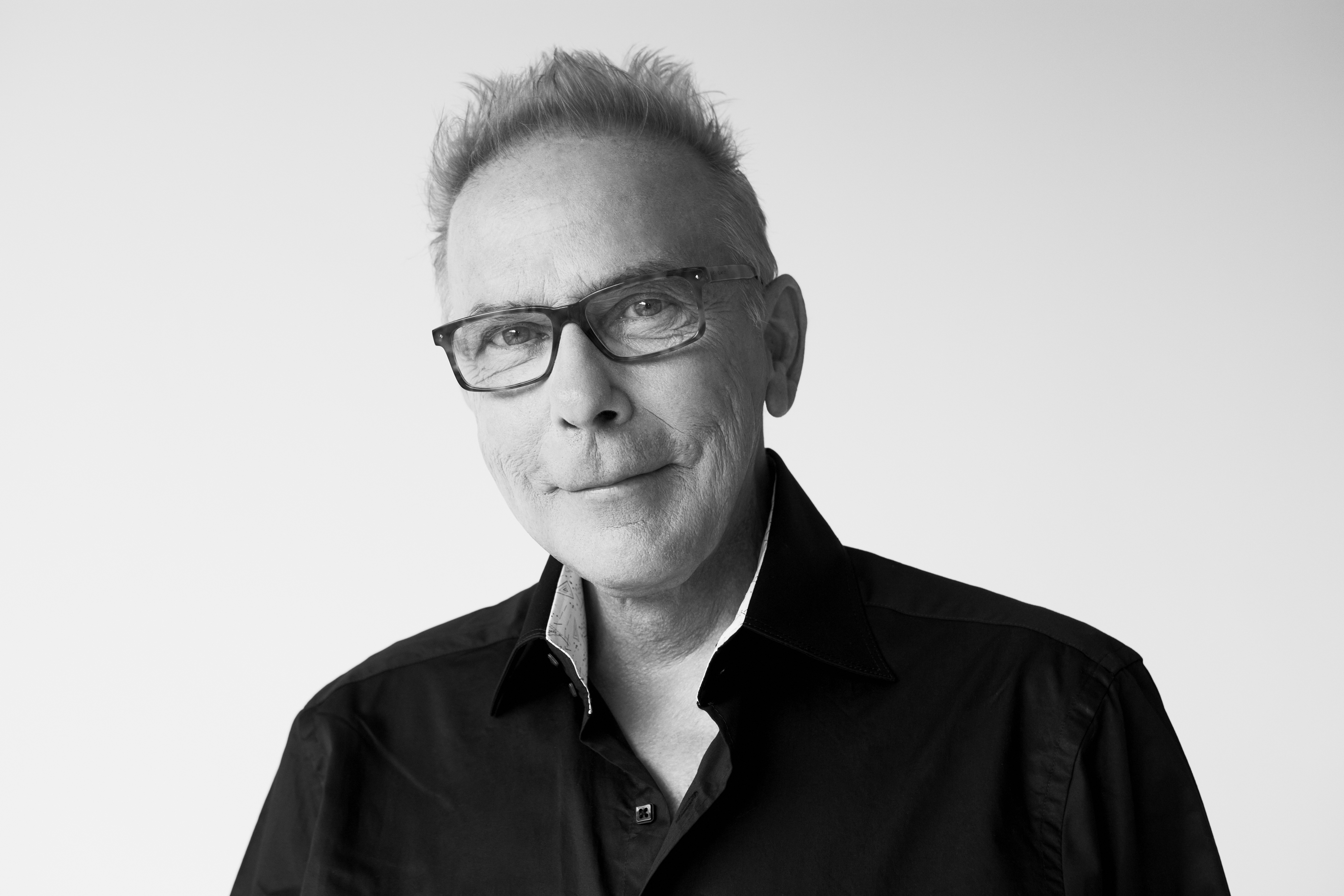 Sortir du labyrinthe: une marche vers la lumière pour Raymond Paul