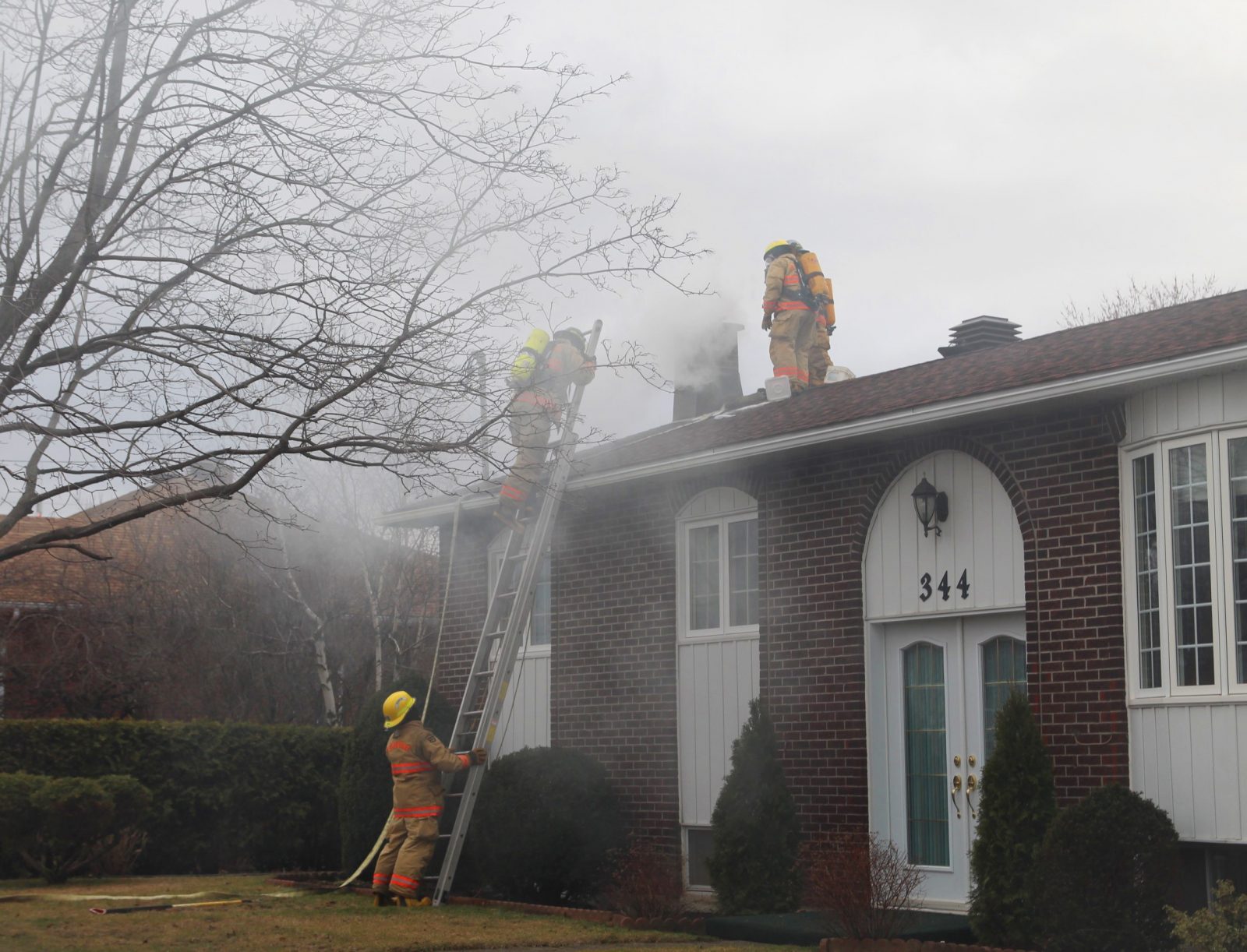 Feu de cheminée dans une résidence à Sainte-Martine