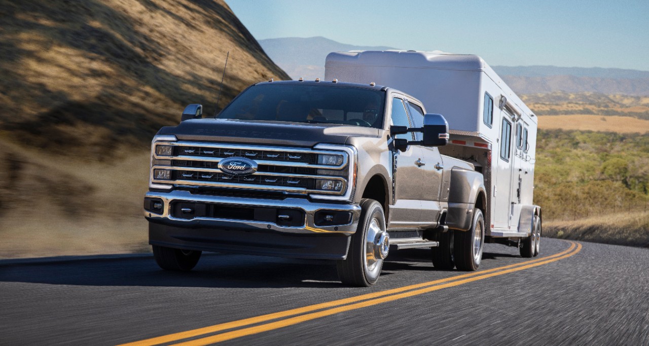 500 chevaux et une capacité de remorquage de 40 000 livres pour le Ford Super Duty 2023