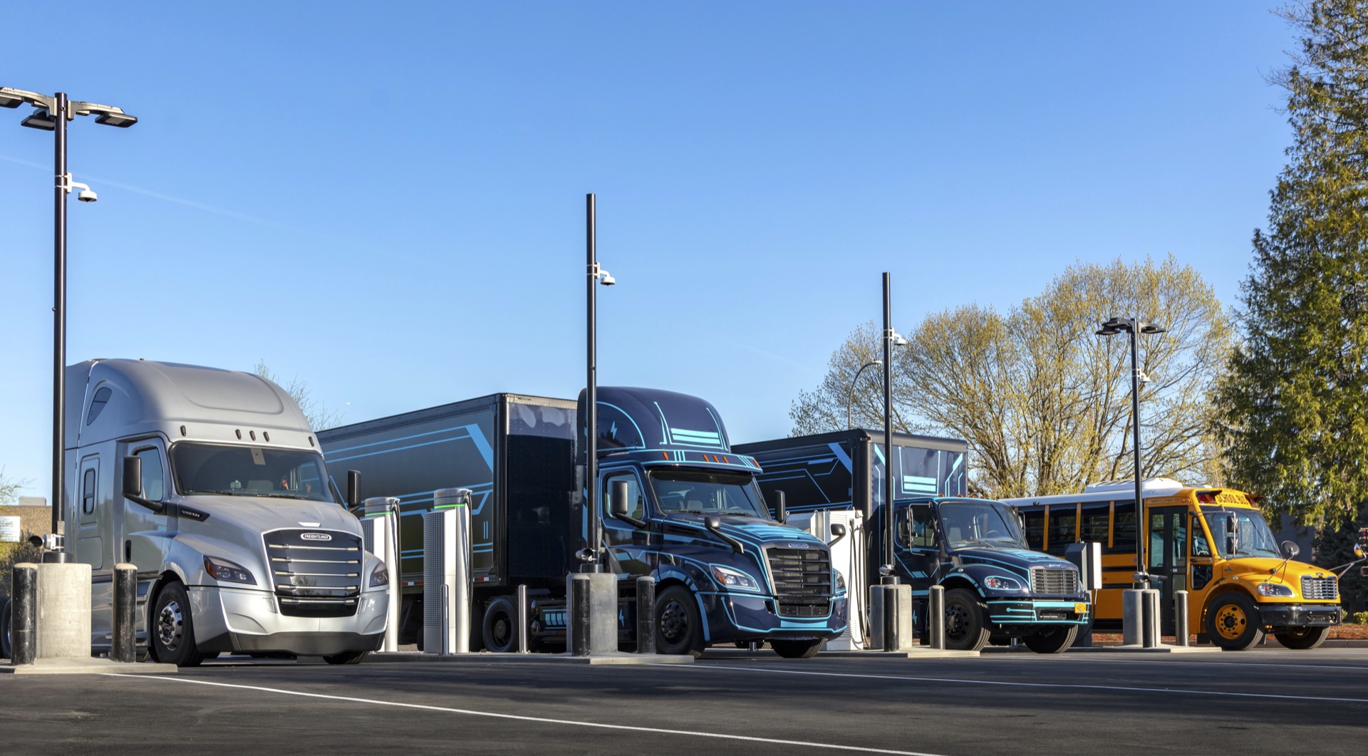 Image illustrant l'article: Les futurs centres de recharge de camions électriques auront besoin d’autant d’électricité qu