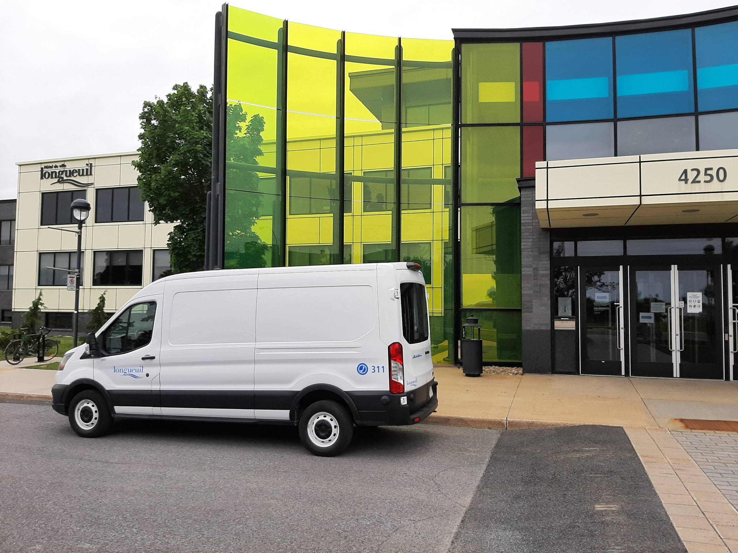 Pourquoi il est déconseillé de mettre son téléphone dans le riz s’il tombe dans l’eau?