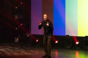 Dans l’univers de Patrice L’Écuyer