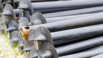 Pourquoi les pieux vissés sont idéaux pour les projets résidentiels