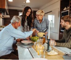 Bien entendre pour mieux se retrouver : reconnaître les signes d’une perte auditive