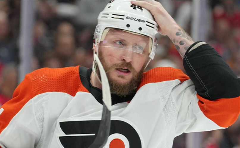 LNH: les Flyers échangent deux joueurs de la région