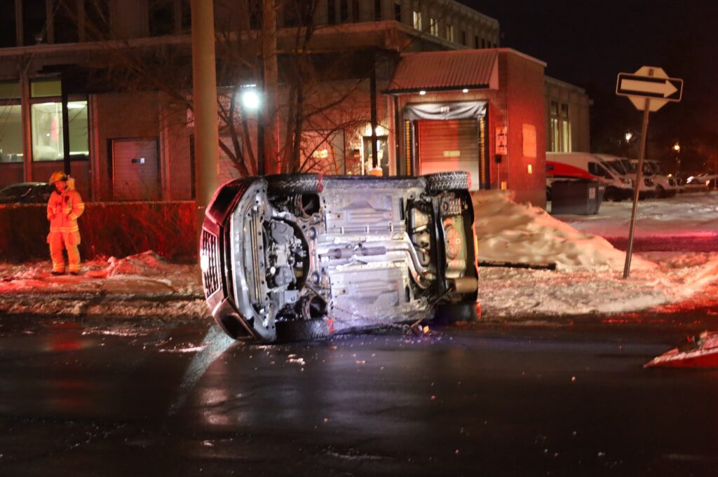 Voiture sur le côté