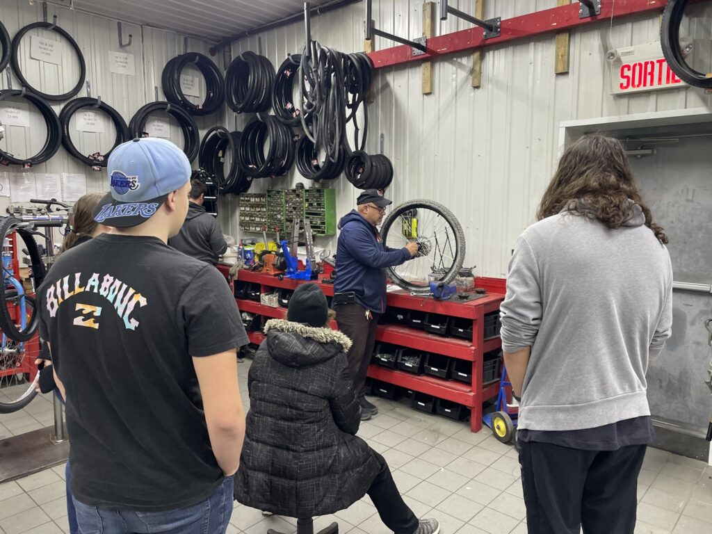 Le Cheval de Fer lance un cri de désespoir