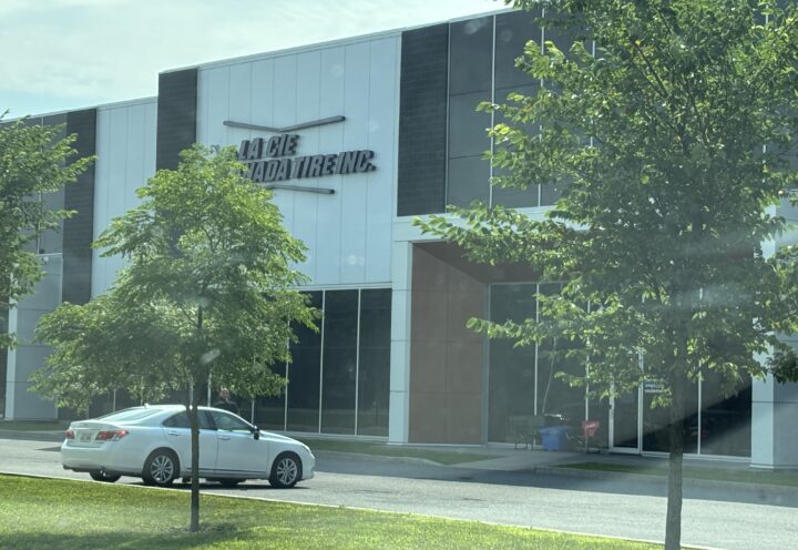 Canada Tire en péril : l&rsquo;entreprise cherche des investisseurs