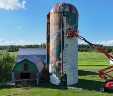 Haut-Saint-Laurent: trois nouveaux silos deviennent oeuvre d&rsquo;art