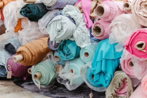 Quoi faire avec les surplus textiles ? Un colloque se penche sur cet enjeu